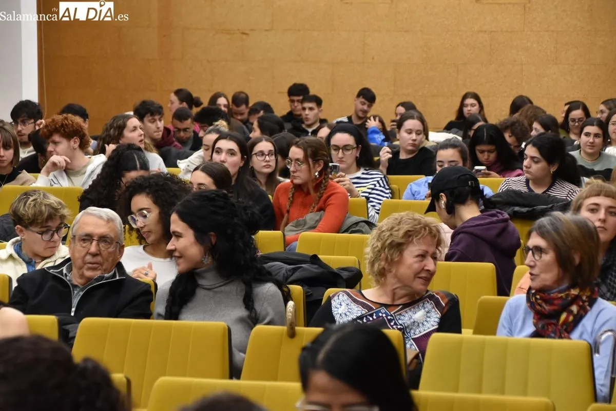La Facultad de Educación de la Universidad de Salamanca durante la jornada 'Palestina hoy: Educar en situación de emergencia' | FOTOS: Vanesa Martins 