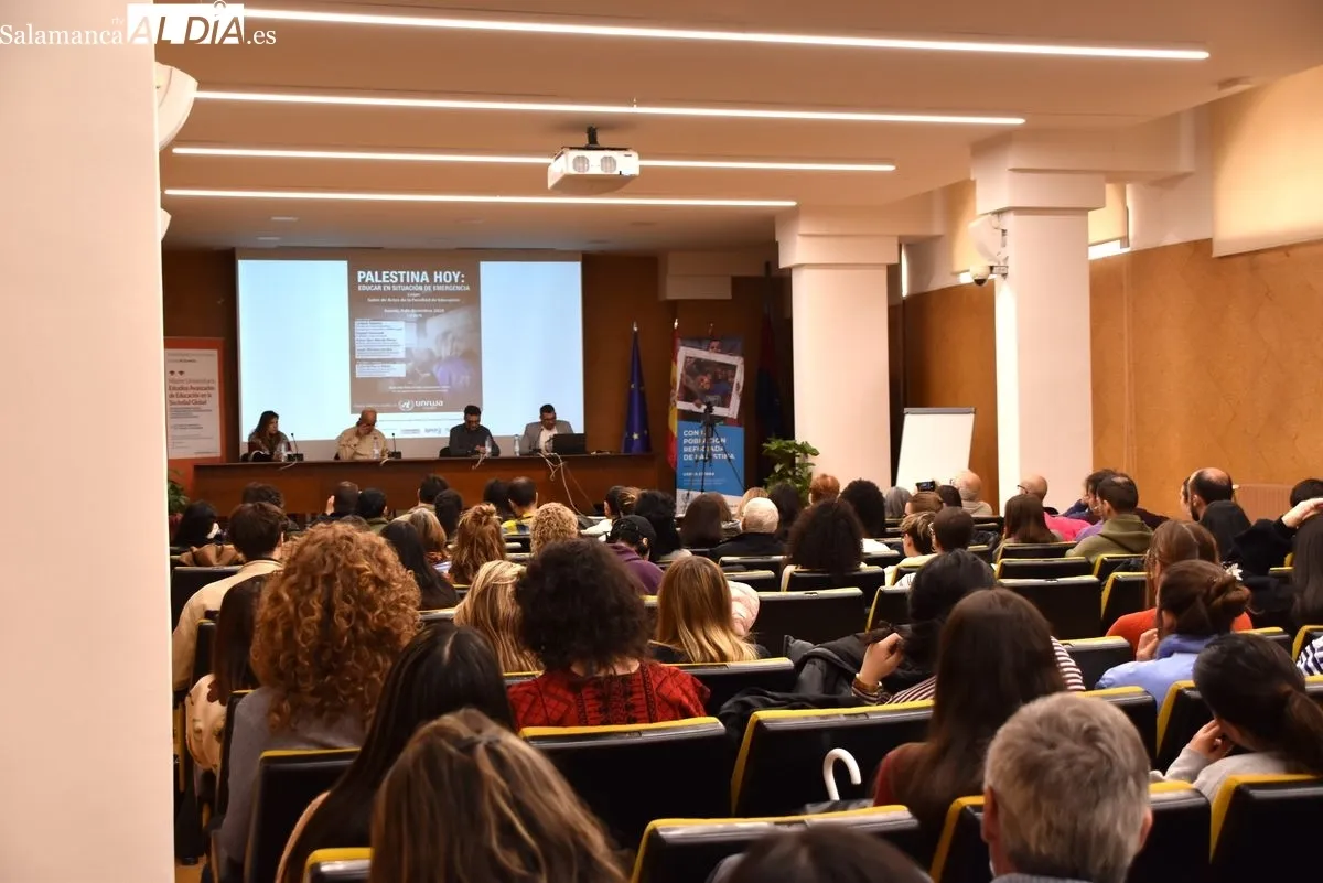 La Facultad de Educación de la Universidad de Salamanca durante la jornada 'Palestina hoy: Educar en situación de emergencia' | FOTOS: Vanesa Martins 