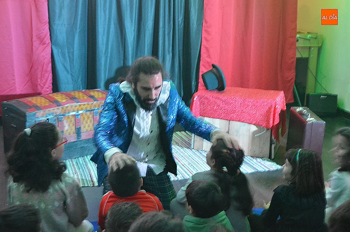 Cuentacuentos de navidad del Estimbrosen, Brasanlú y Polvorilla