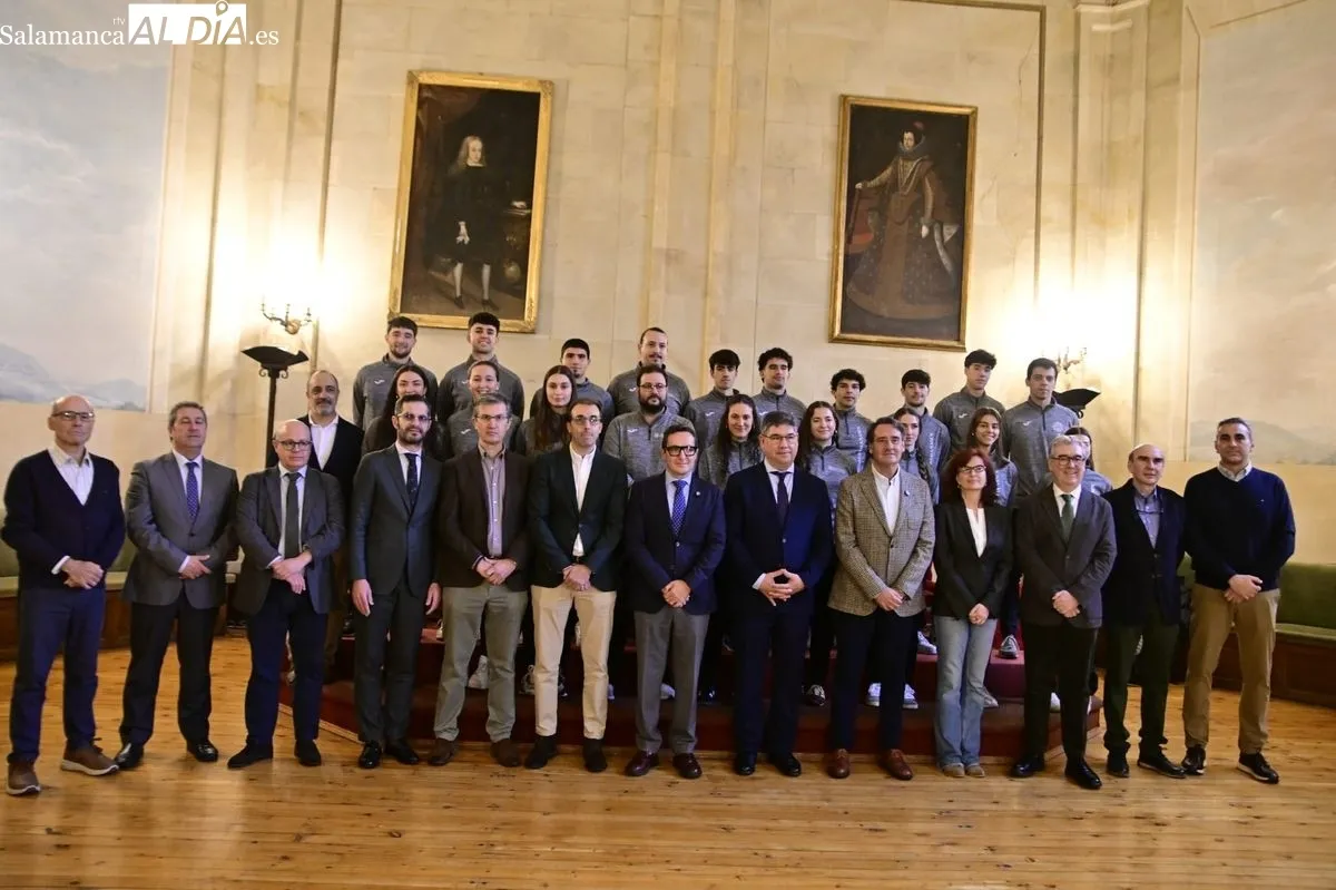 La Universidad de Salamanca (USAL) y el Club Baloncesto Avenida han presentado este martes el acuerdo de colaboración entre ambas entidades, así como los dos equipos, masculino y femenino, que militan en la 1ª División Nacional.