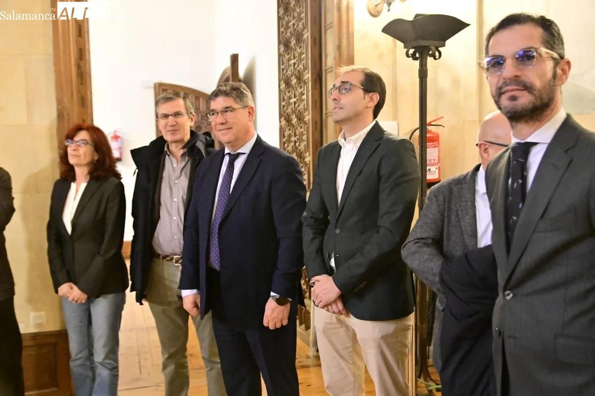 La Universidad de Salamanca (USAL) y el Club Baloncesto Avenida han presentado este martes el acuerdo de colaboración entre ambas entidades, así como los dos equipos, masculino y femenino, que militan en la 1ª División Nacional.