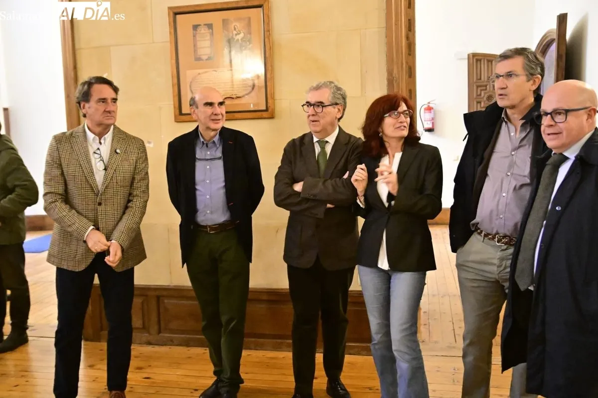 La Universidad de Salamanca (USAL) y el Club Baloncesto Avenida han presentado este martes el acuerdo de colaboración entre ambas entidades, así como los dos equipos, masculino y femenino, que militan en la 1ª División Nacional.