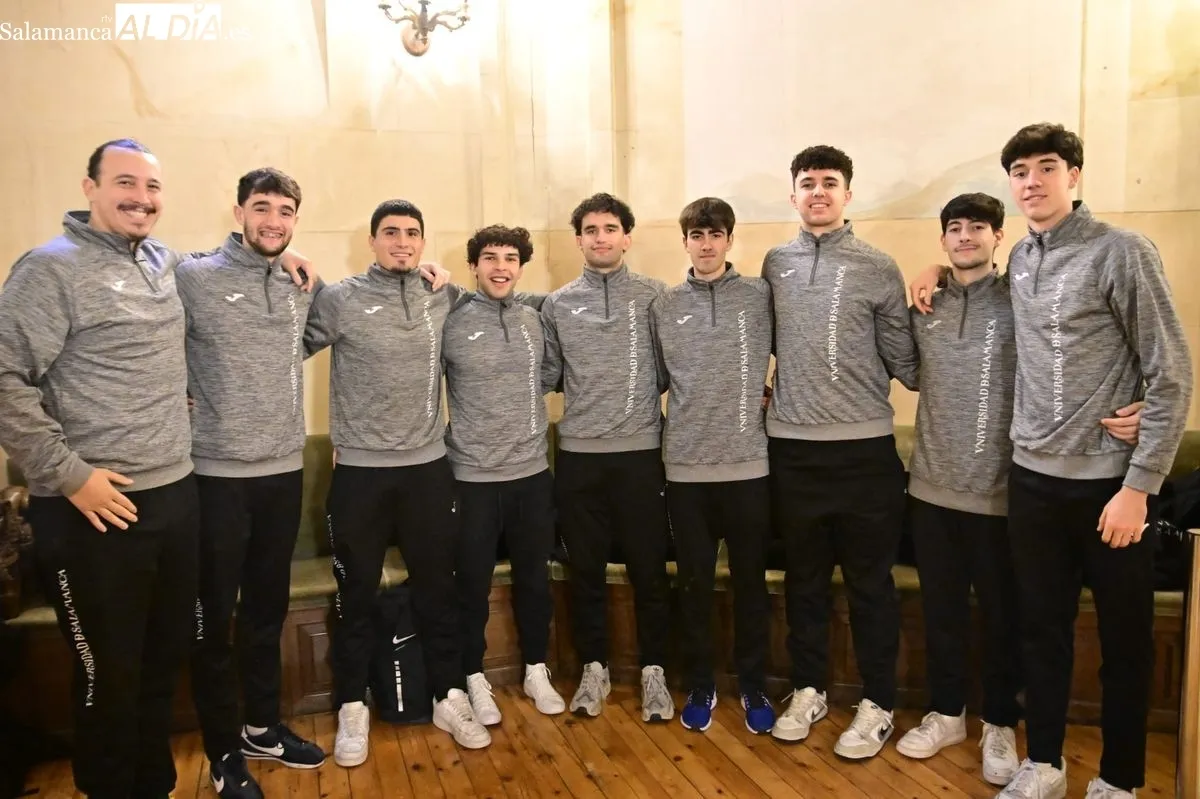 La Universidad de Salamanca (USAL) y el Club Baloncesto Avenida han presentado este martes el acuerdo de colaboración entre ambas entidades, así como los dos equipos, masculino y femenino, que militan en la 1ª División Nacional.