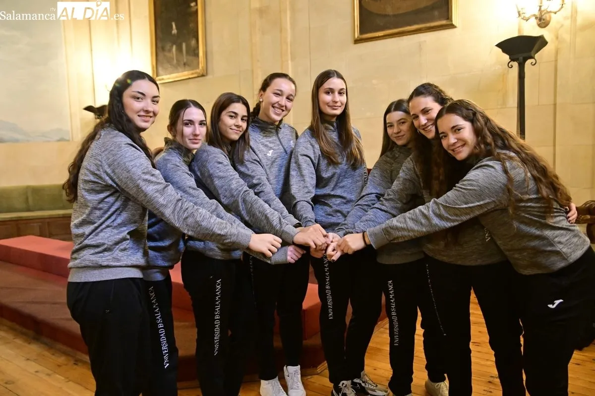 La Universidad de Salamanca (USAL) y el Club Baloncesto Avenida han presentado este martes el acuerdo de colaboración entre ambas entidades, así como los dos equipos, masculino y femenino, que militan en la 1ª División Nacional.