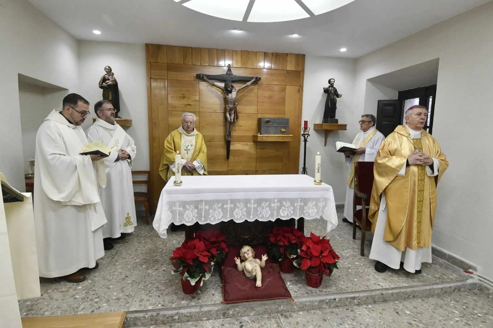 Fiesta de la Sagrada familia y encuentro navideño del presbiterio diocesano 