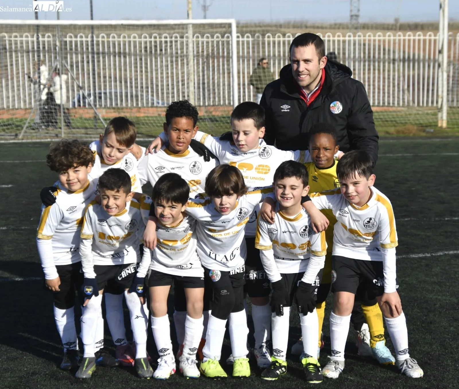 Partidos de fútbol base en El Tori