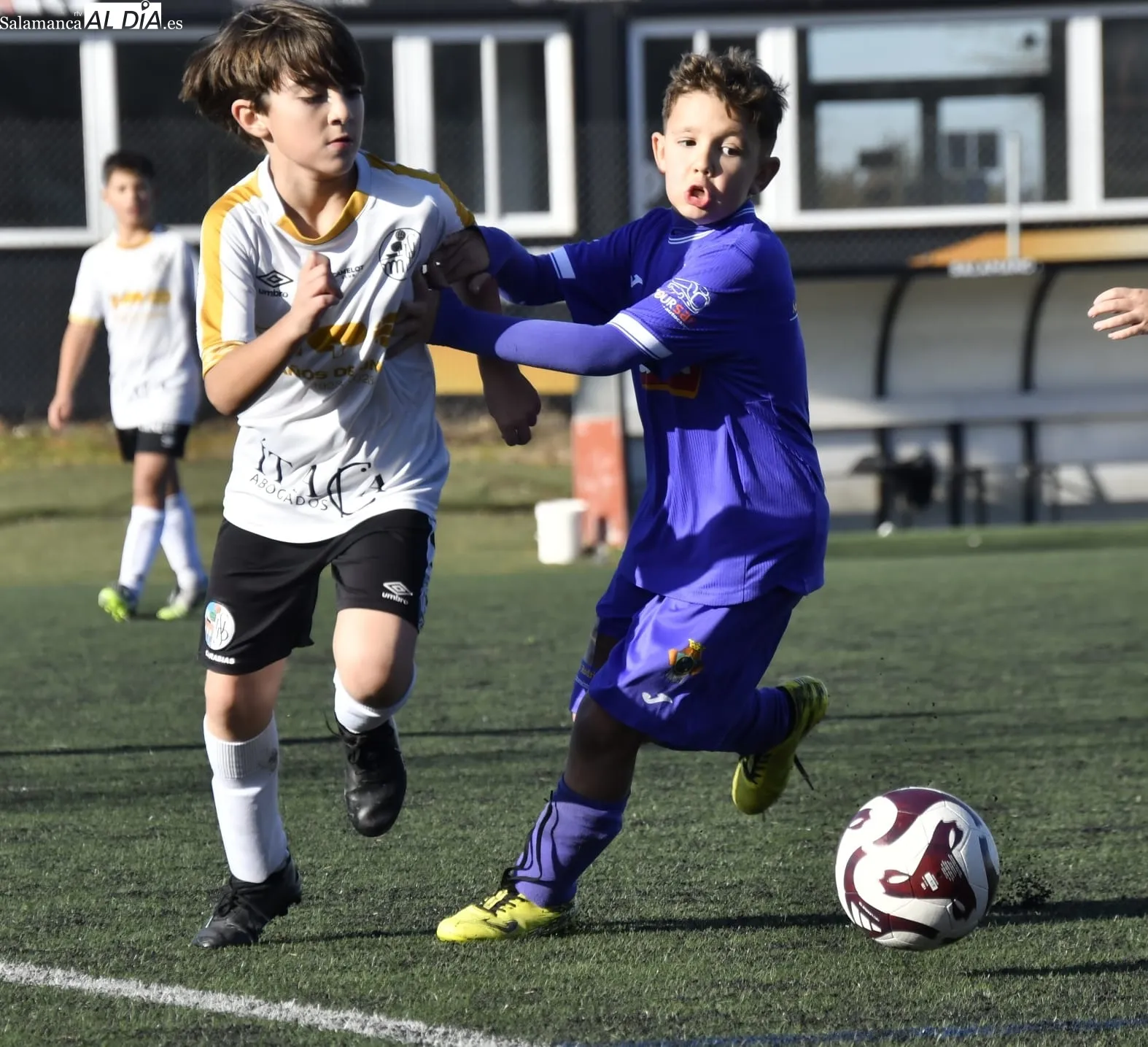 Partidos de fútbol base en El Tori