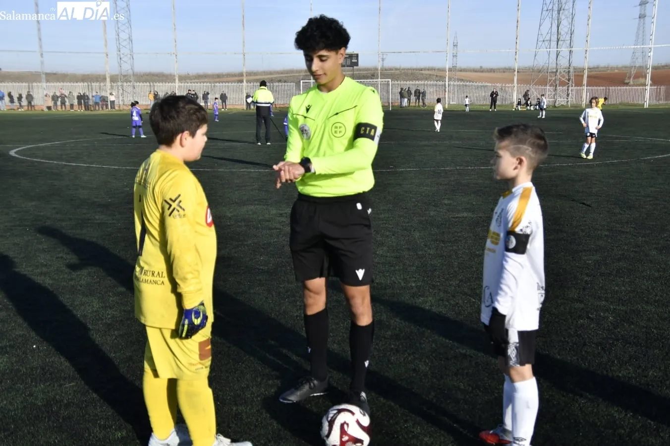 Partidos de fútbol base en El Tori