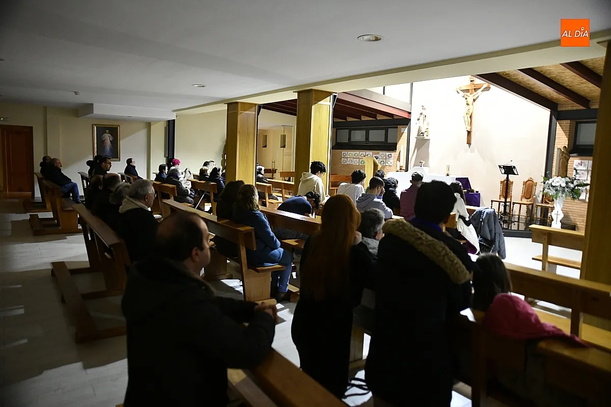 Foto 7 - Concurrida Vigilia de la Inmaculada convocada por la Pastoral Juvenil de Ciudad Rodrigo