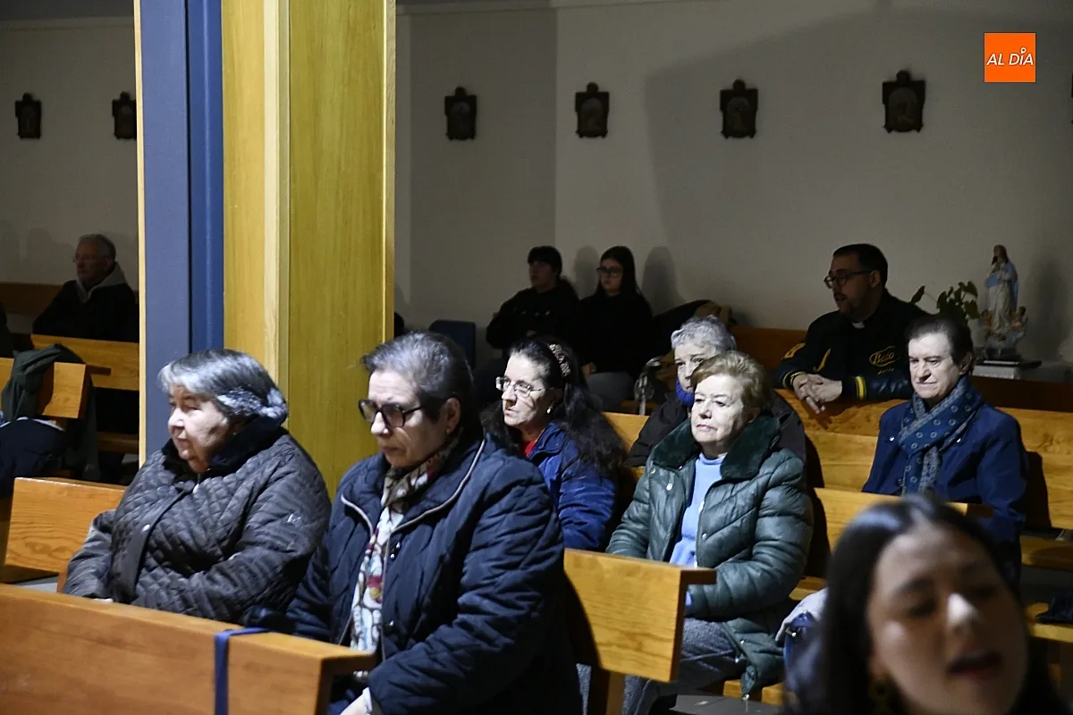 Foto 10 - Concurrida Vigilia de la Inmaculada convocada por la Pastoral Juvenil de Ciudad Rodrigo