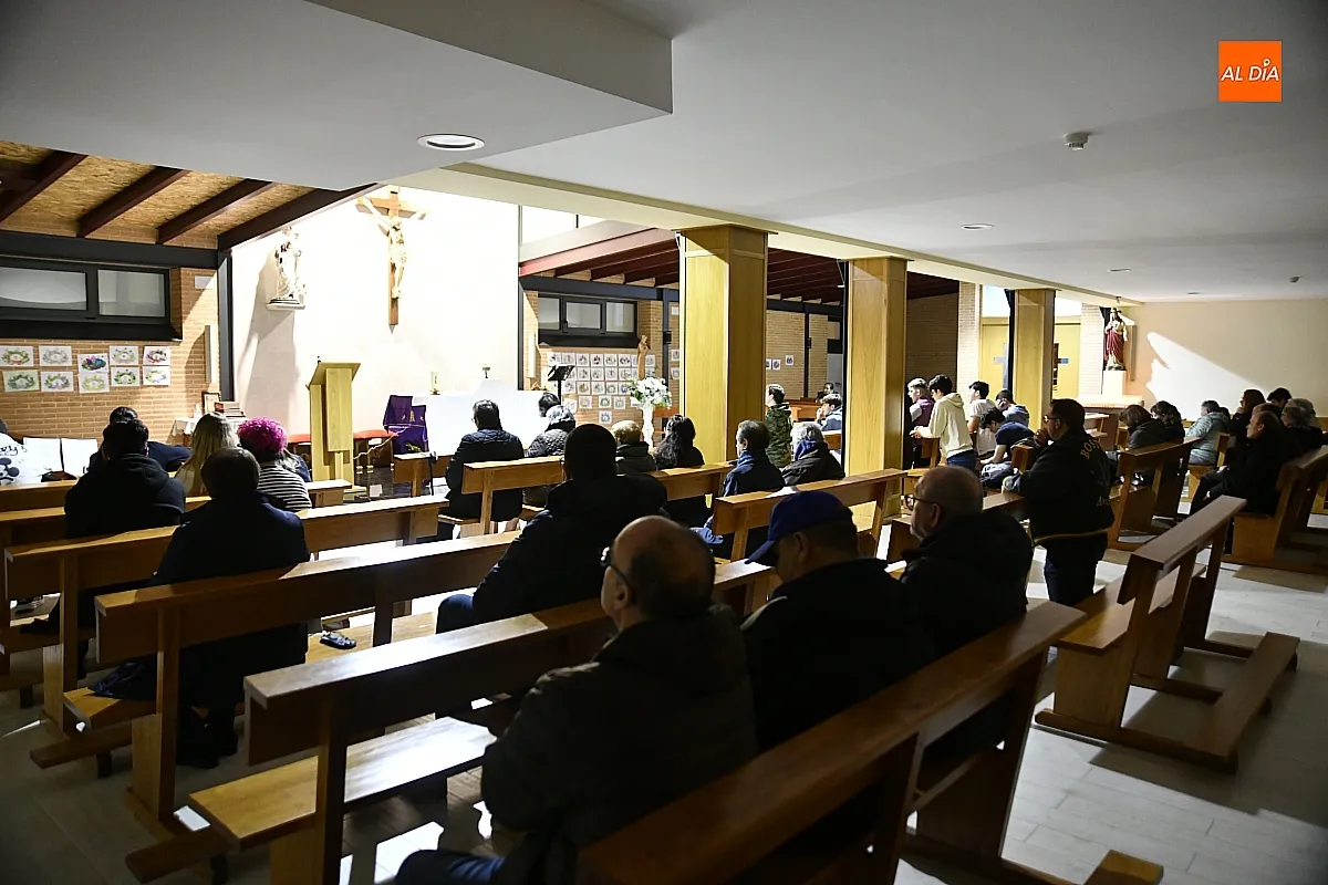 Foto 11 - Concurrida Vigilia de la Inmaculada convocada por la Pastoral Juvenil de Ciudad Rodrigo