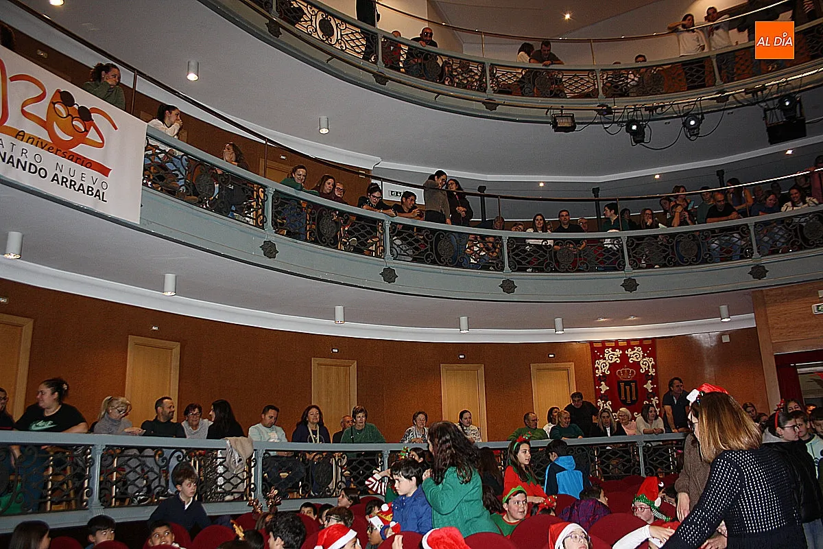 Función de Navidad de los alumnhos del CEIP Miróbriga en el Teatro Nuevo Fernando Arrabal 