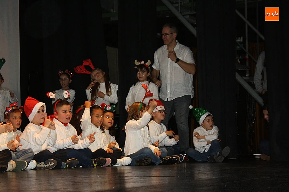 Función de Navidad de los alumnhos del CEIP Miróbriga en el Teatro Nuevo Fernando Arrabal 