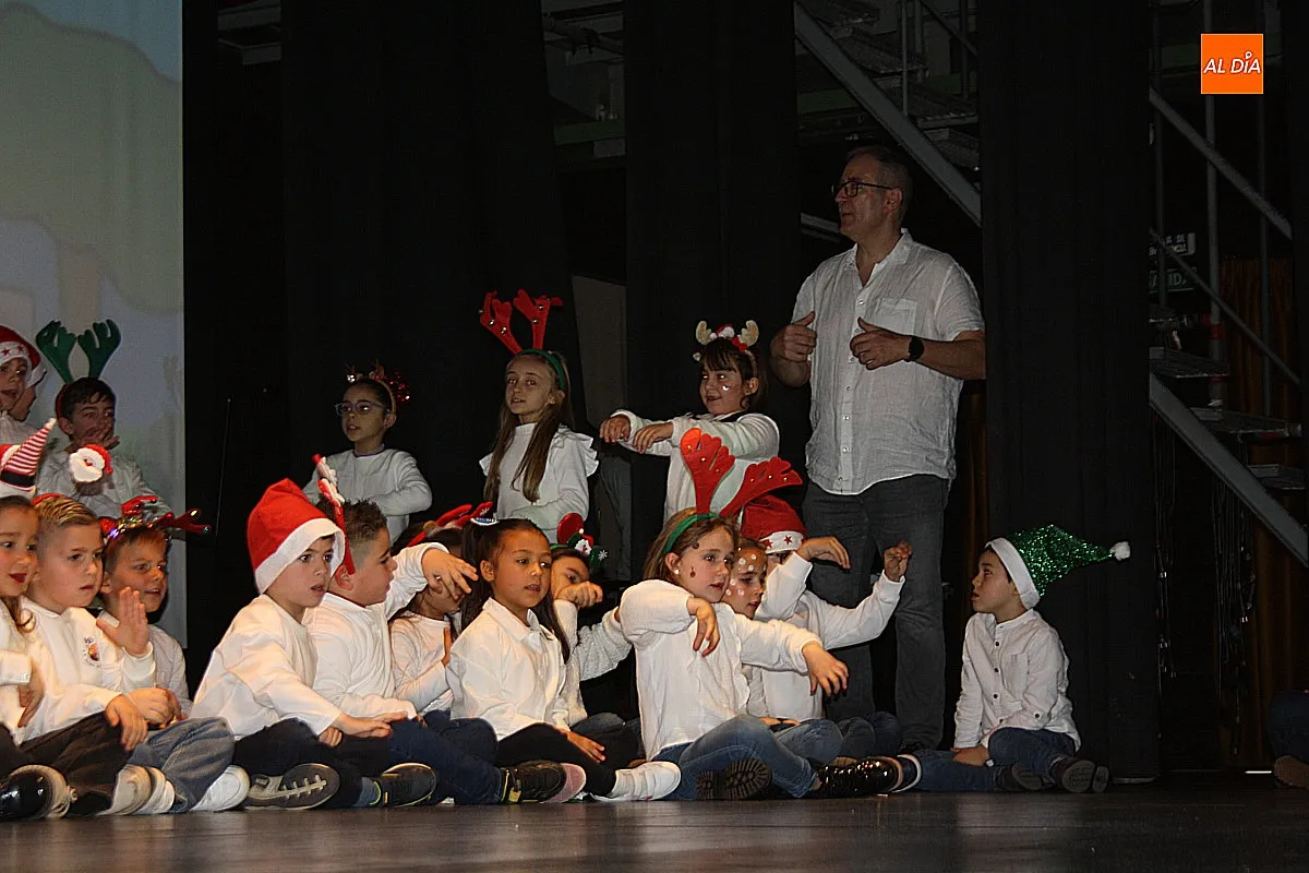 Función de Navidad de los alumnhos del CEIP Miróbriga en el Teatro Nuevo Fernando Arrabal 