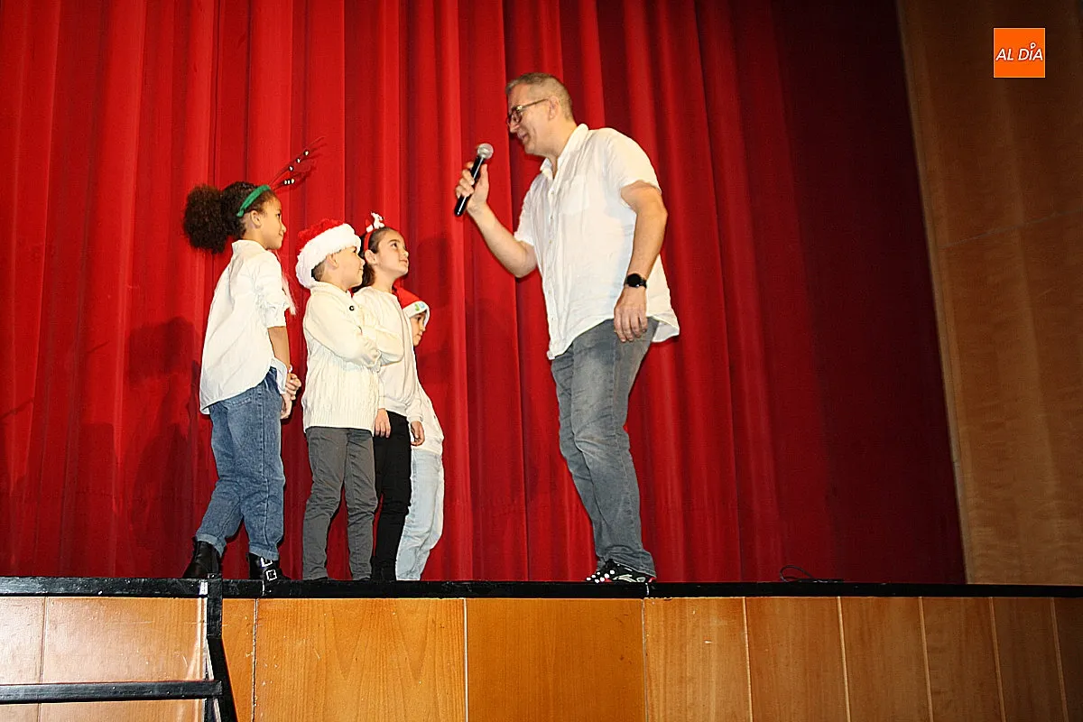 Función de Navidad de los alumnhos del CEIP Miróbriga en el Teatro Nuevo Fernando Arrabal 
