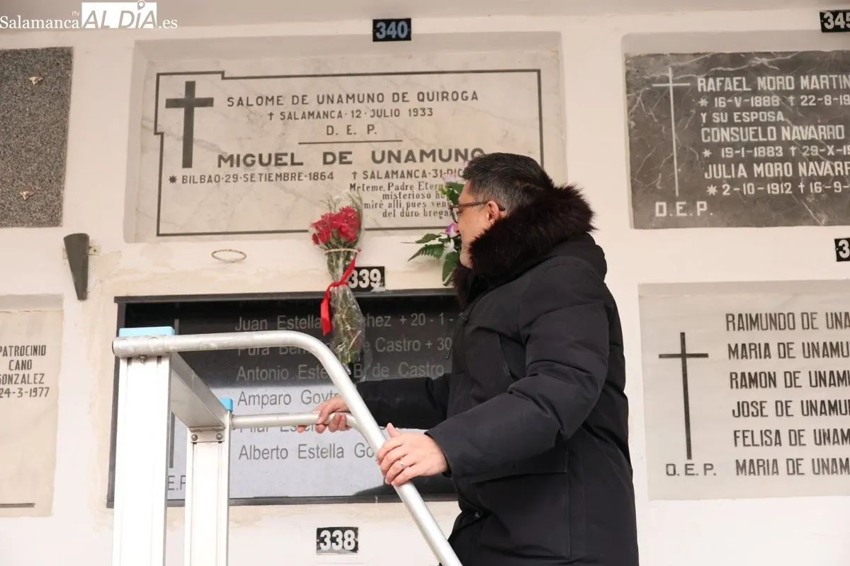 Homenaje a Unamuno en el cementerio San Carlos Borromeo de Salamanca. Fotos: David Sañudo