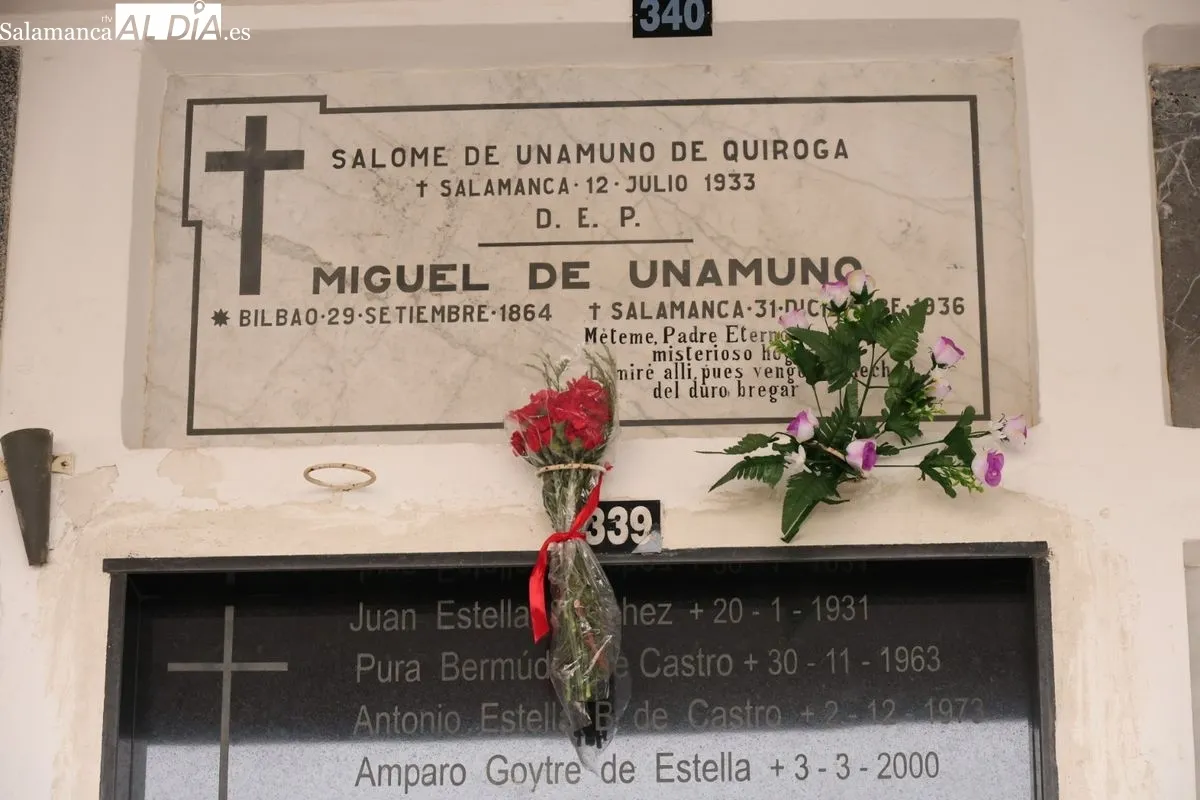 Homenaje a Unamuno en el cementerio San Carlos Borromeo de Salamanca. Fotos: David Sañudo