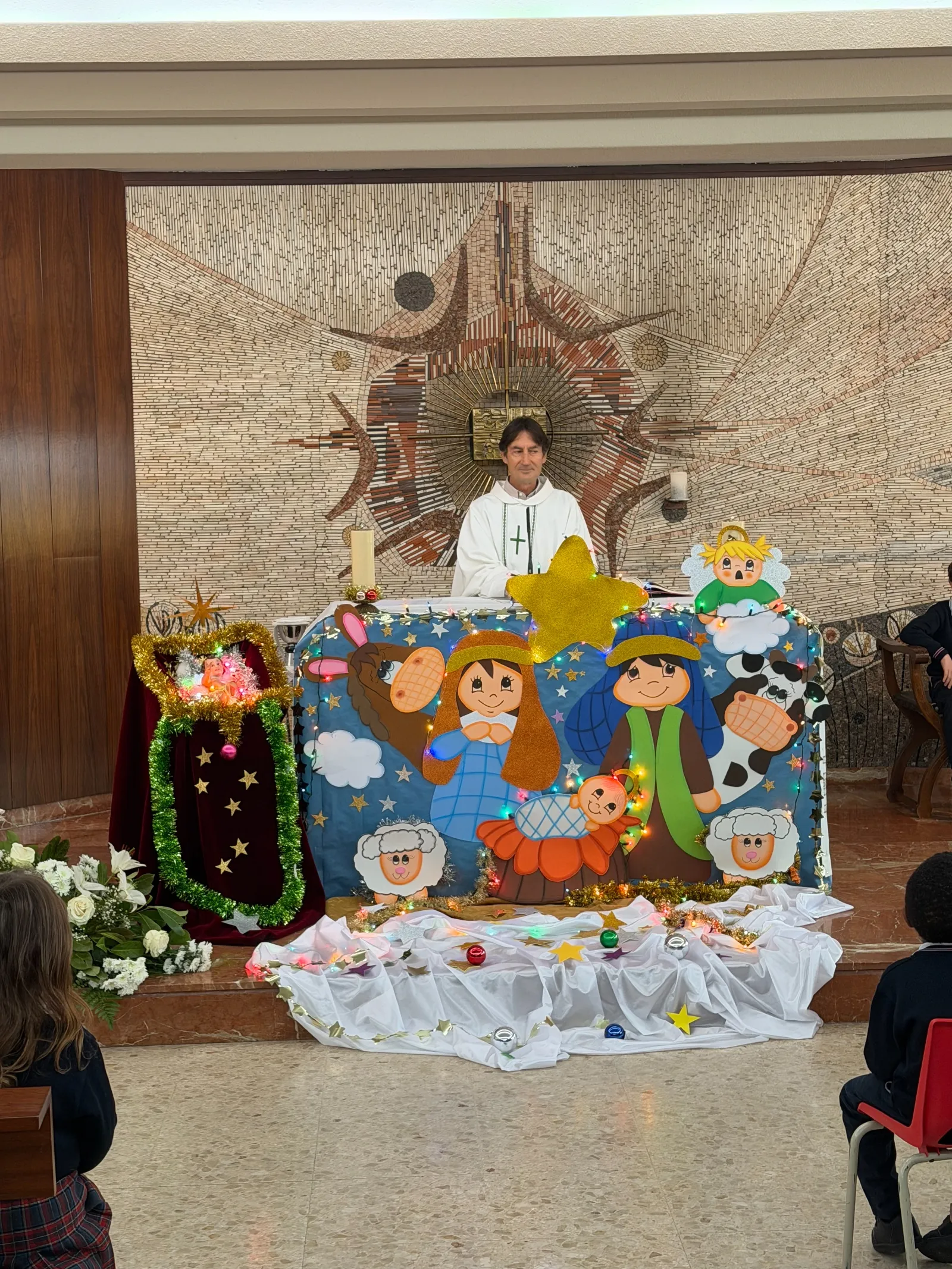 Foto 5 - El colegio Misioneras de la Providencia celebra la Navidad