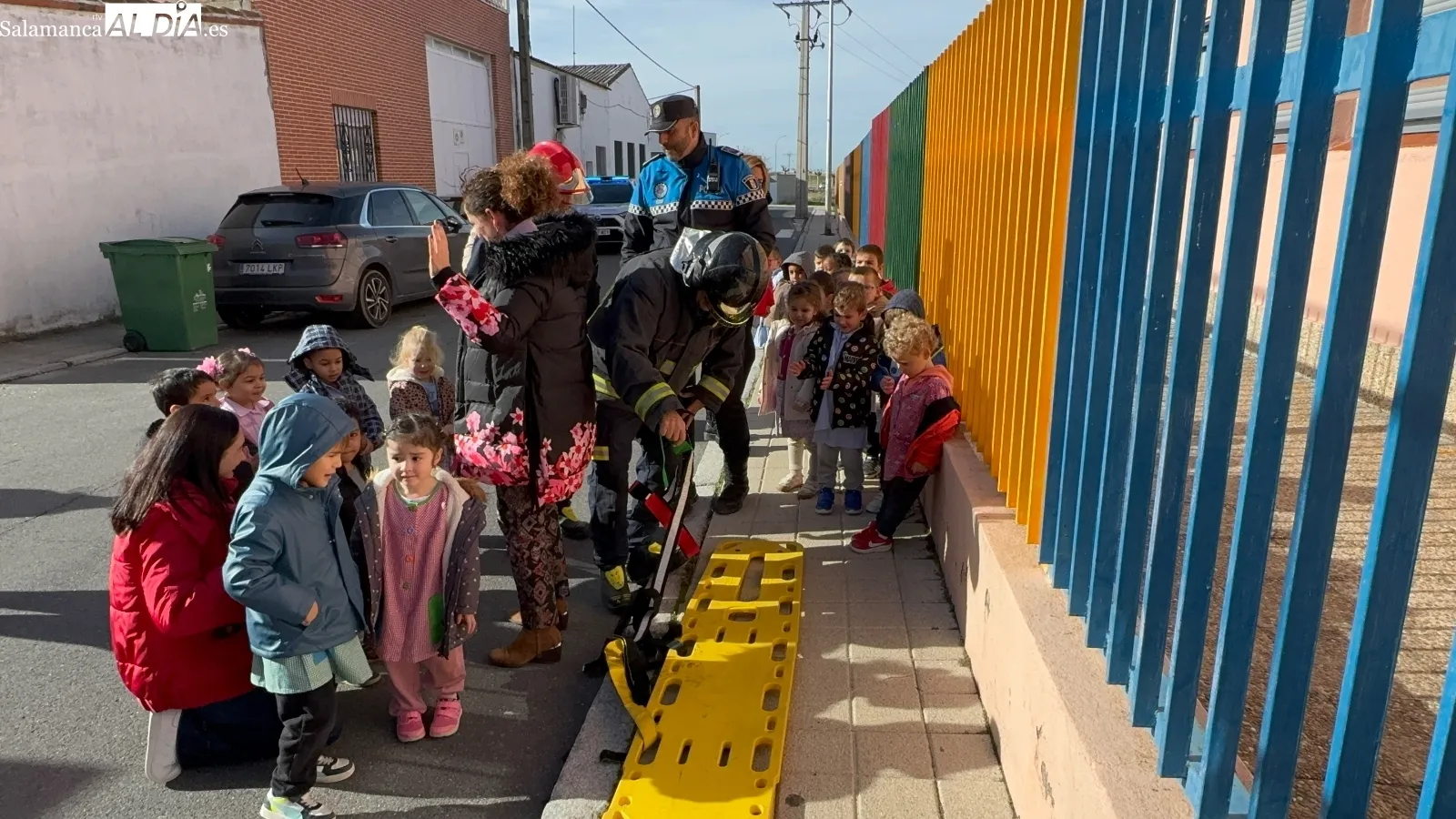 Foto 10 - Gran despliegue de polic&iacute;a y bomberos para desarrollar un simulacro de emergencia en los colegios Miguel de Unamuno y Severiano Montero