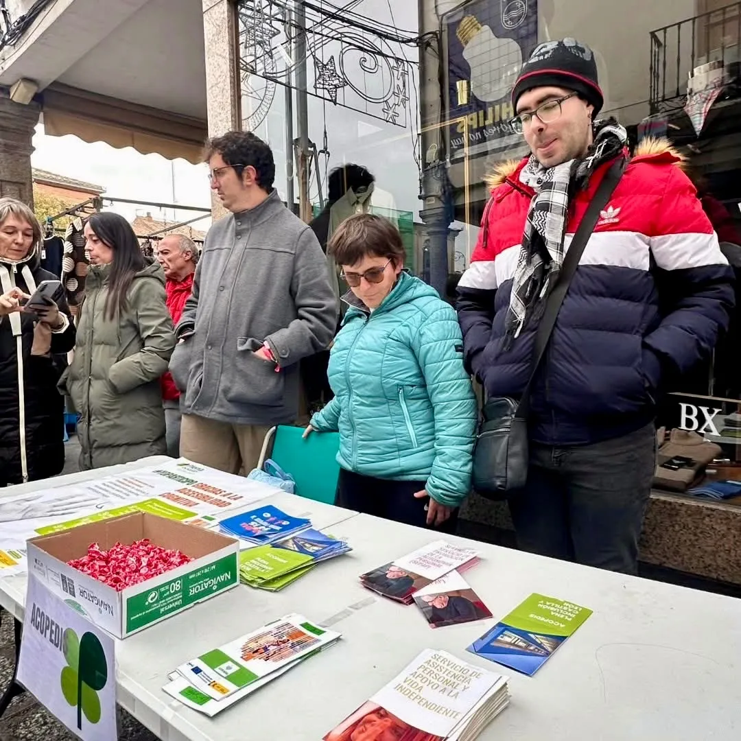 Foto 2 - Acopedis y su punto de encuentro marcan un animado broche a la Semana de la Movilidad en la ciudad
