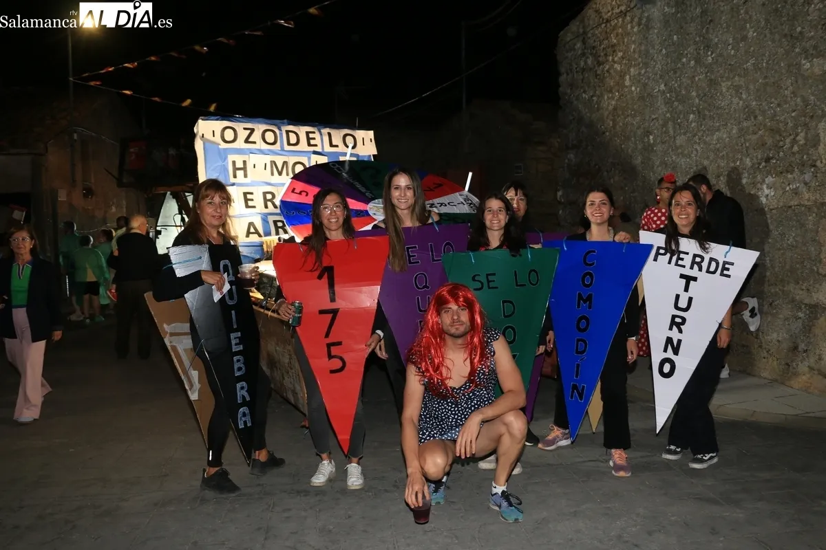 Imágenes de la carroza de 'La ruleta de la suerte' las pasadas fiestas en Pereña de la Ribera