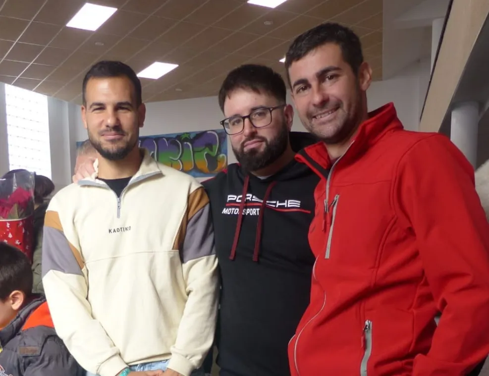 Foto 11 - Villoria celebra un multitudinario Mercadillo Navide&ntilde;o Solidario en apoyo a los pacientes de ELA