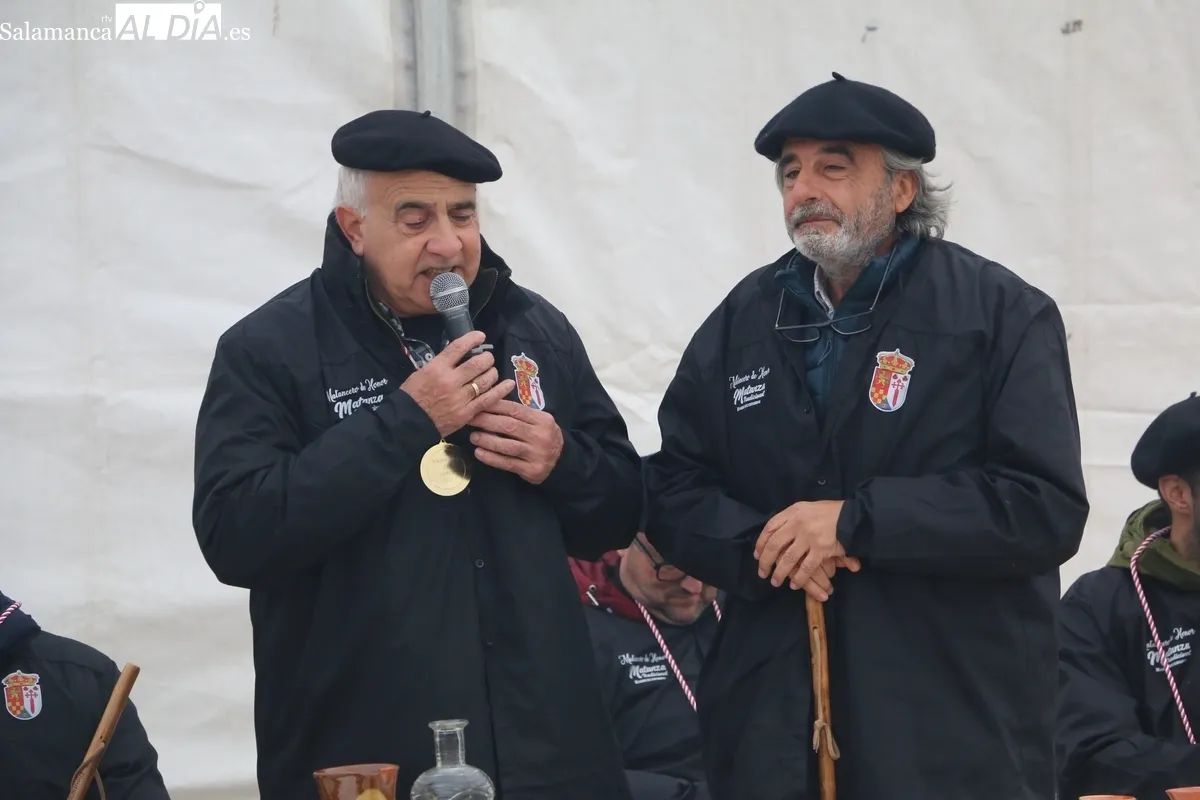La lluvia no restó animación en la matanza tradicional de Barruecopardo / CORRAL