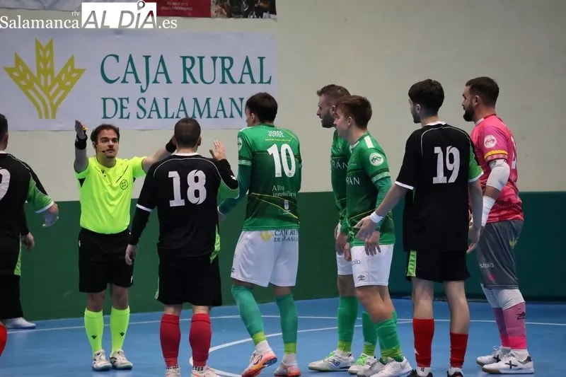 Foto 14 - FOTOS | El Piensos Dur&aacute;n Albense cae ante O Esteo en un duelo marcado por los errores defensivos (4-9)