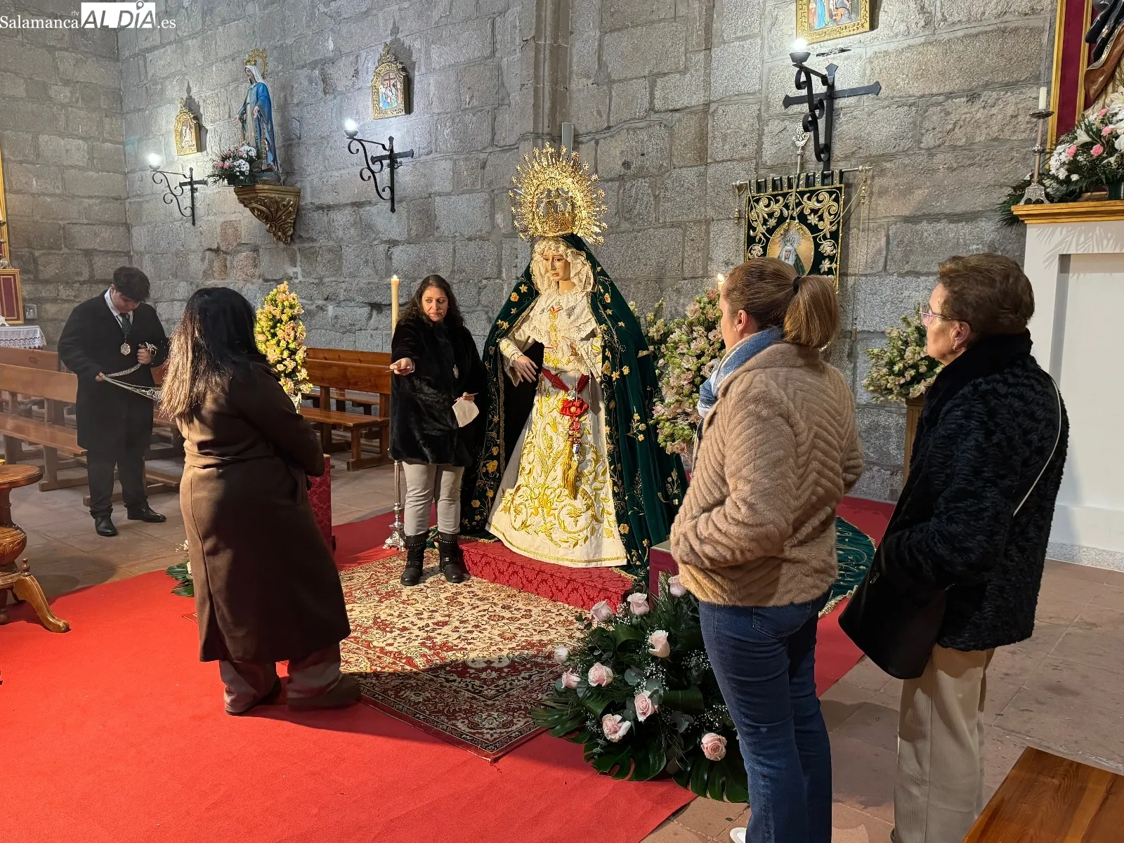 Foto 5 - Nuestra Se&ntilde;ora de la Esperanza cierra su solemne Triduo con una multitudinaria jornada de devoci&oacute;n