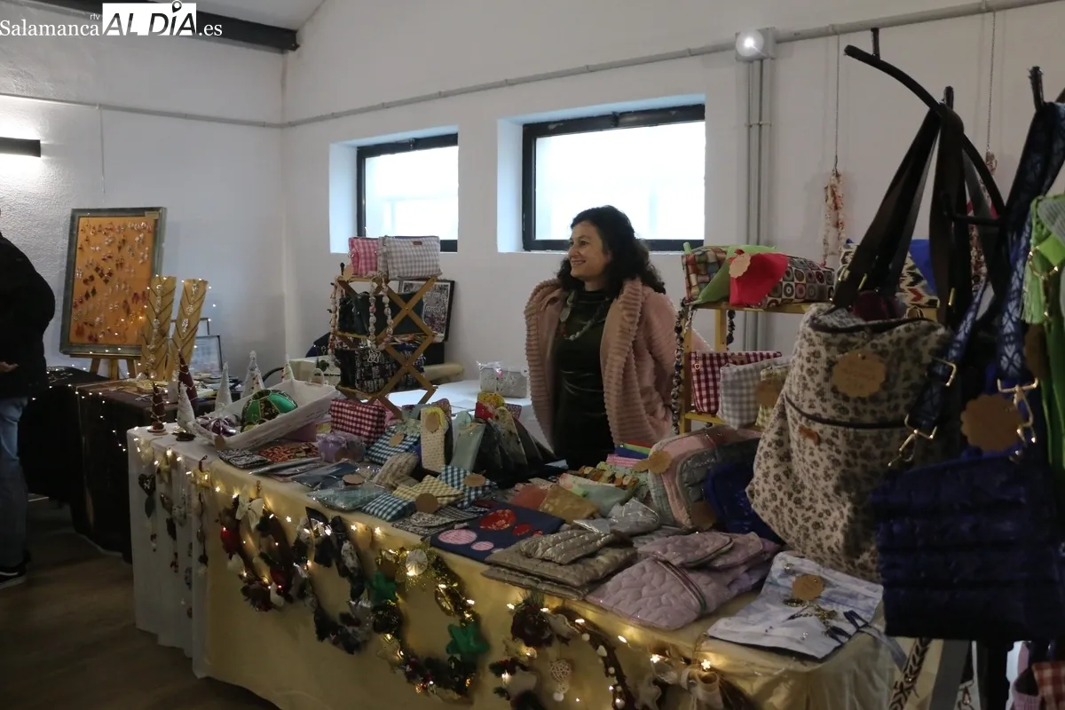 El mercadillo navideño se desarrolla hasta las 20:00 horas de este sábado / CORRAL 