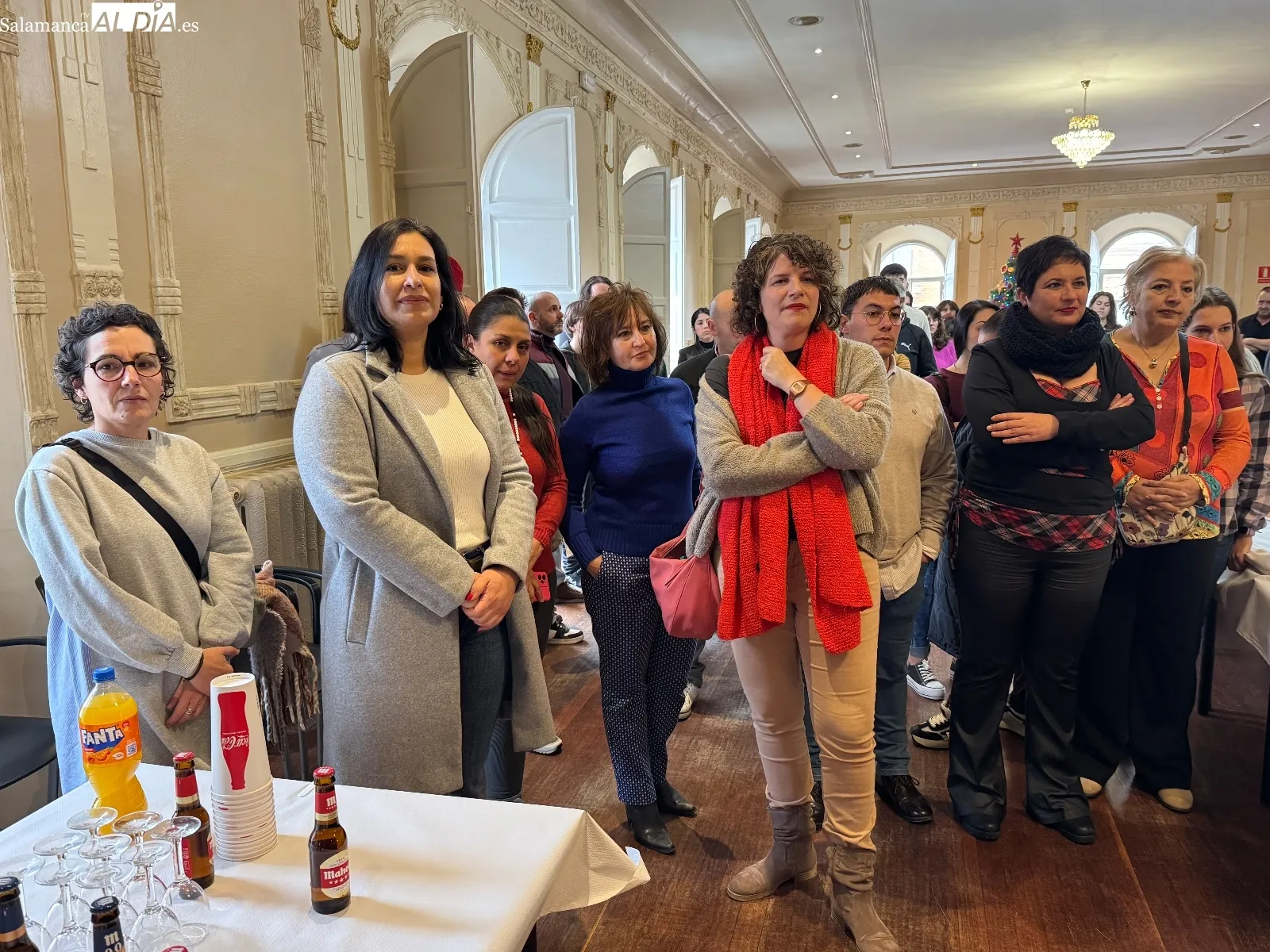 Foto 3 - Brindis y homenaje emocionados a los que se despiden por jubilaci&oacute;n, protagonistas del tradicional convite navide&ntilde;o del Ayuntamiento