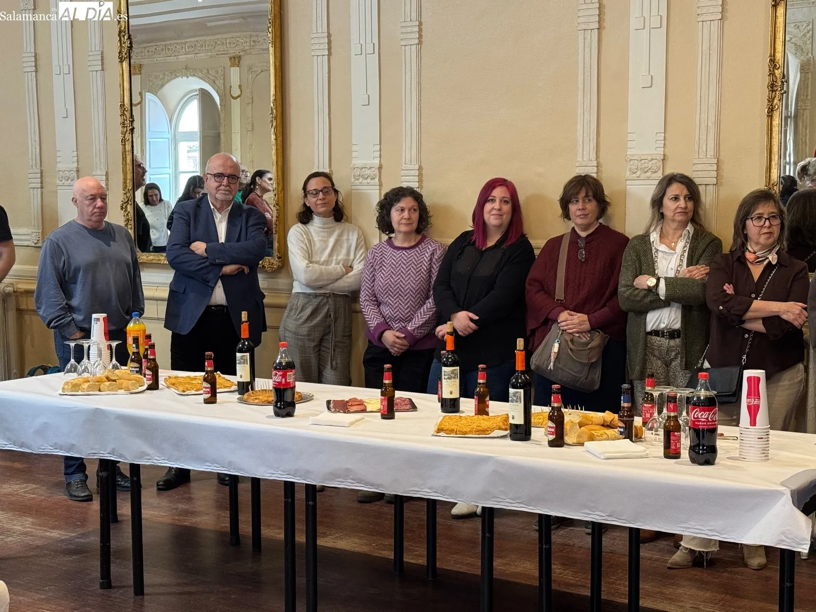 Foto 4 - Brindis y homenaje emocionados a los que se despiden por jubilaci&oacute;n, protagonistas del tradicional convite navide&ntilde;o del Ayuntamiento