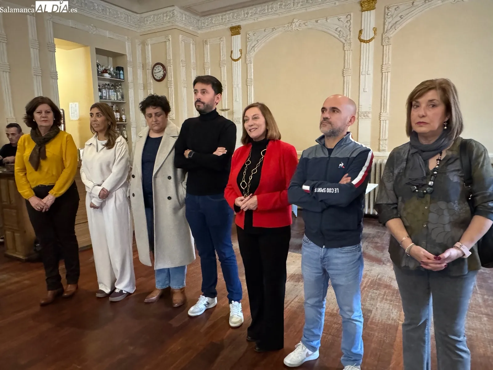 Foto 6 - Brindis y homenaje emocionados a los que se despiden por jubilaci&oacute;n, protagonistas del tradicional convite navide&ntilde;o del Ayuntamiento