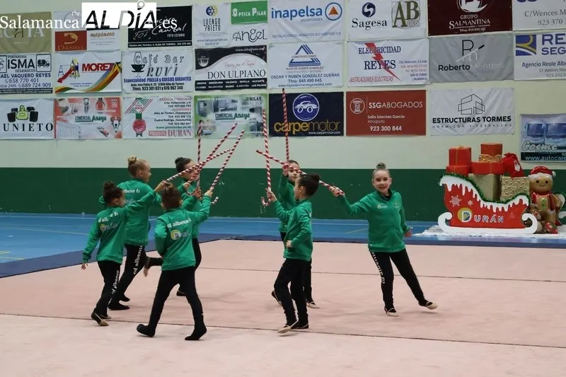 Foto 15 - FOTOS | Las Escuelas Deportivas Piensos Dur&aacute;n Albense celebran su tradicional presentaci&oacute;n navide&ntilde;a en el Pabell&oacute;n Municipal