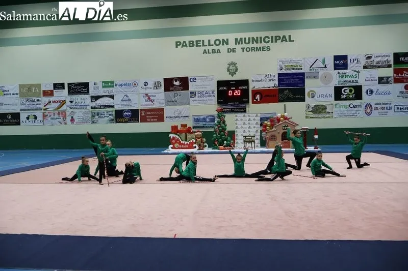 Foto 14 - FOTOS | Las Escuelas Deportivas Piensos Dur&aacute;n Albense celebran su tradicional presentaci&oacute;n navide&ntilde;a en el Pabell&oacute;n Municipal