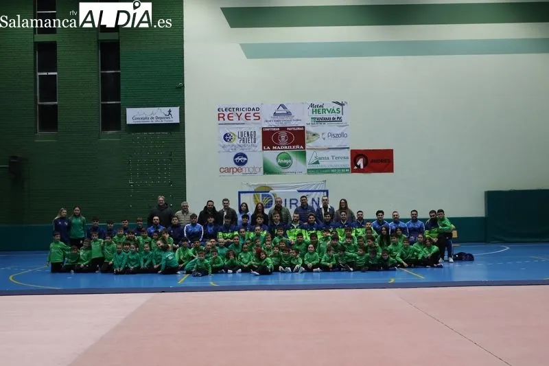 Foto 13 - FOTOS | Las Escuelas Deportivas Piensos Dur&aacute;n Albense celebran su tradicional presentaci&oacute;n navide&ntilde;a en el Pabell&oacute;n Municipal