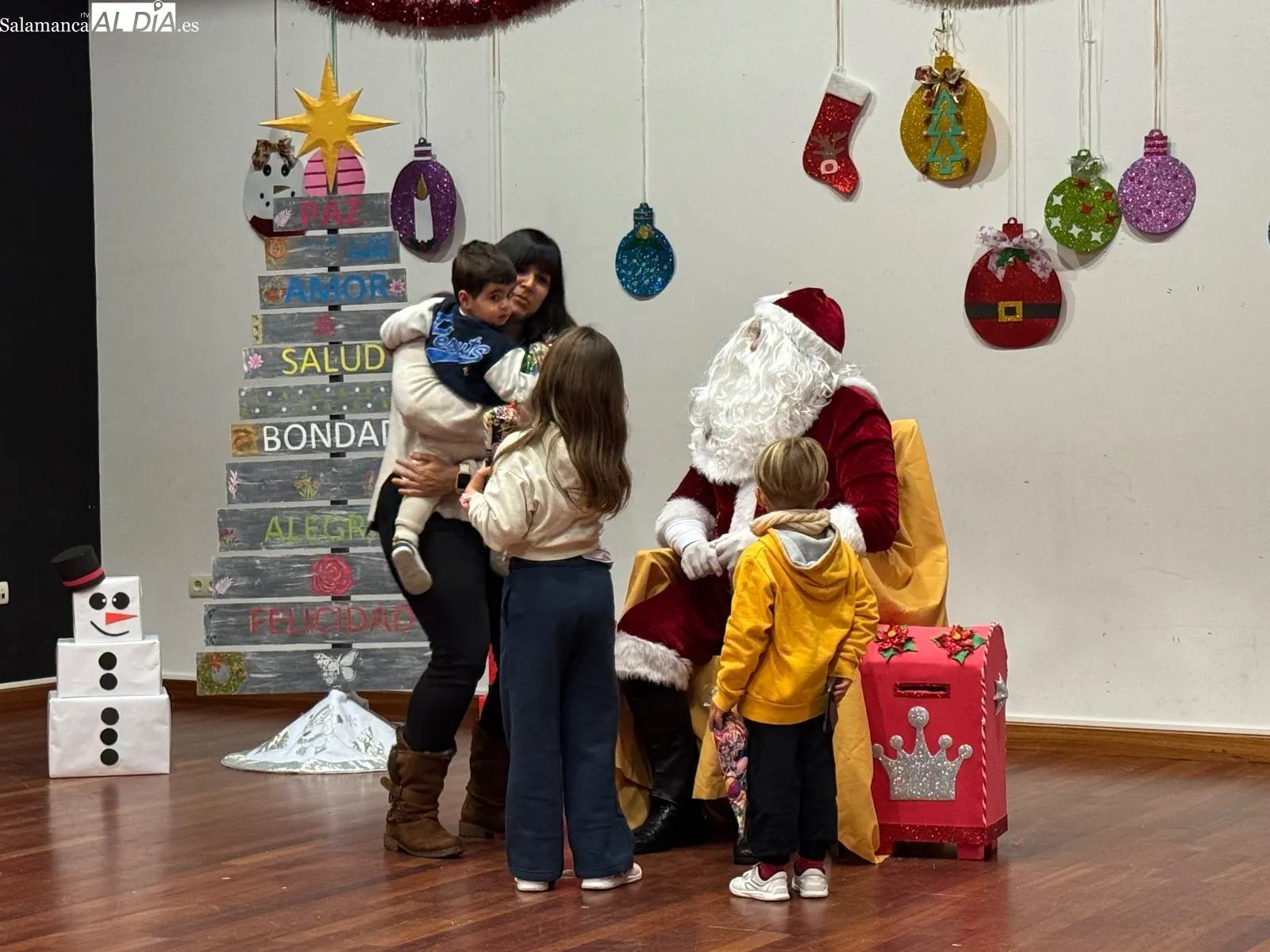 Papa Noel visitaba Macotera