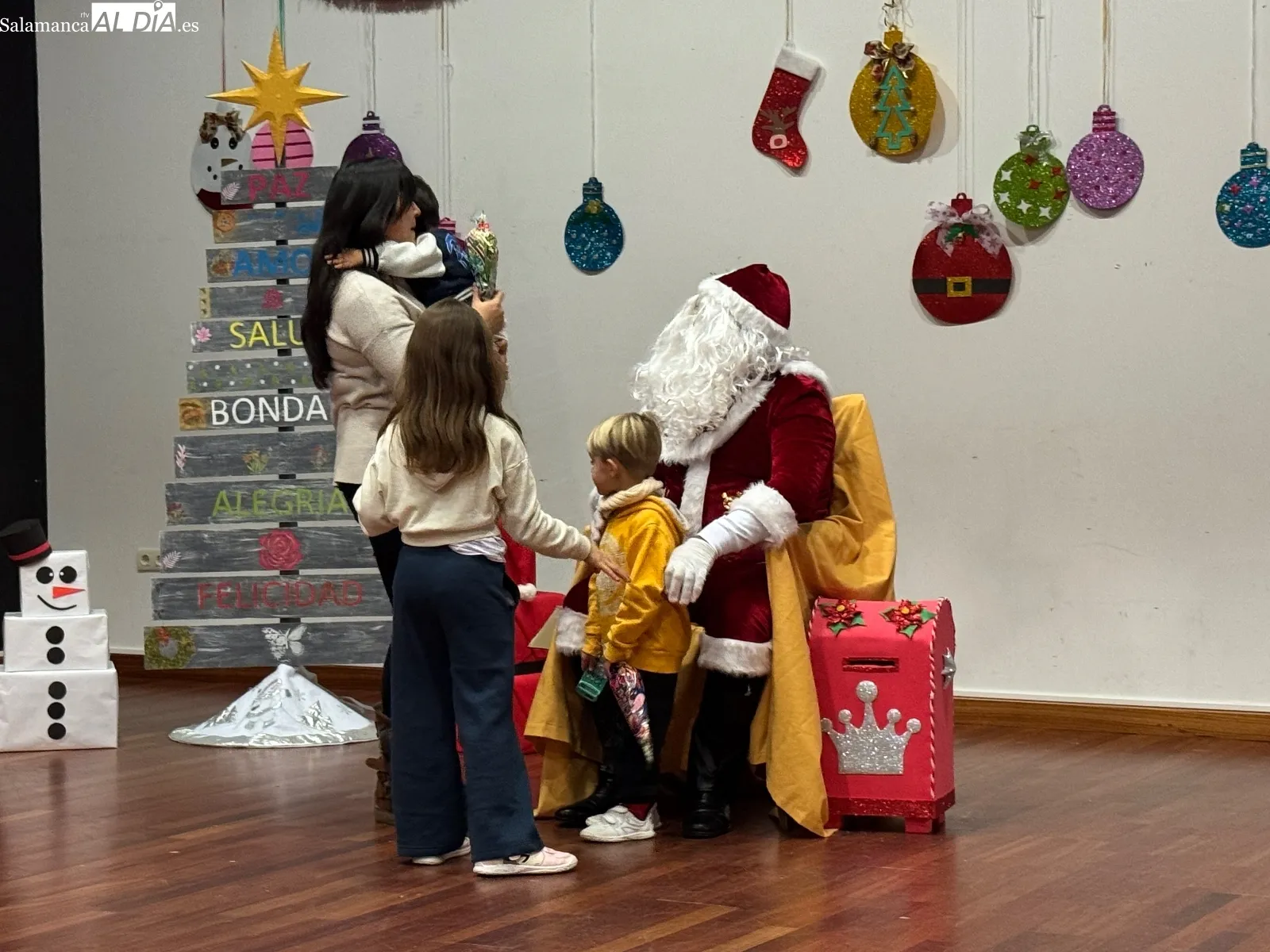 Papa Noel visitaba Macotera
