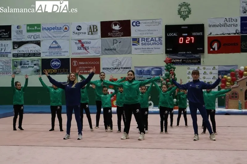 Foto 12 - FOTOS | Las Escuelas Deportivas Piensos Dur&aacute;n Albense celebran su tradicional presentaci&oacute;n navide&ntilde;a en el Pabell&oacute;n Municipal