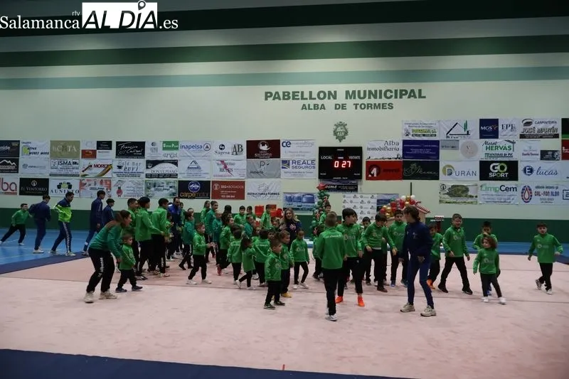 Foto 10 - FOTOS | Las Escuelas Deportivas Piensos Dur&aacute;n Albense celebran su tradicional presentaci&oacute;n navide&ntilde;a en el Pabell&oacute;n Municipal