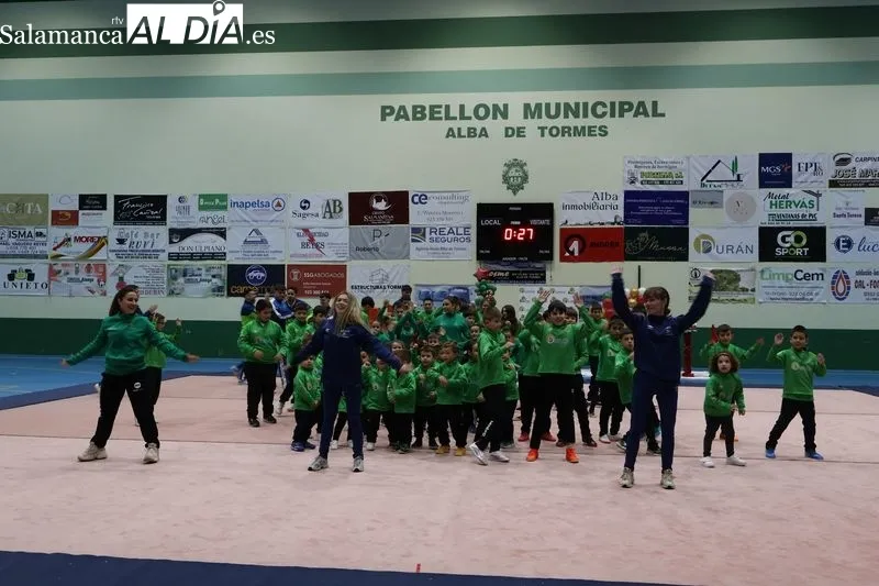 Foto 9 - FOTOS | Las Escuelas Deportivas Piensos Dur&aacute;n Albense celebran su tradicional presentaci&oacute;n navide&ntilde;a en el Pabell&oacute;n Municipal
