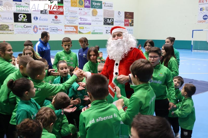 Las Escuelas Deportivas Piensos Durán Albense celebran su tradicional presentación navideña en el Pabellón Municipal