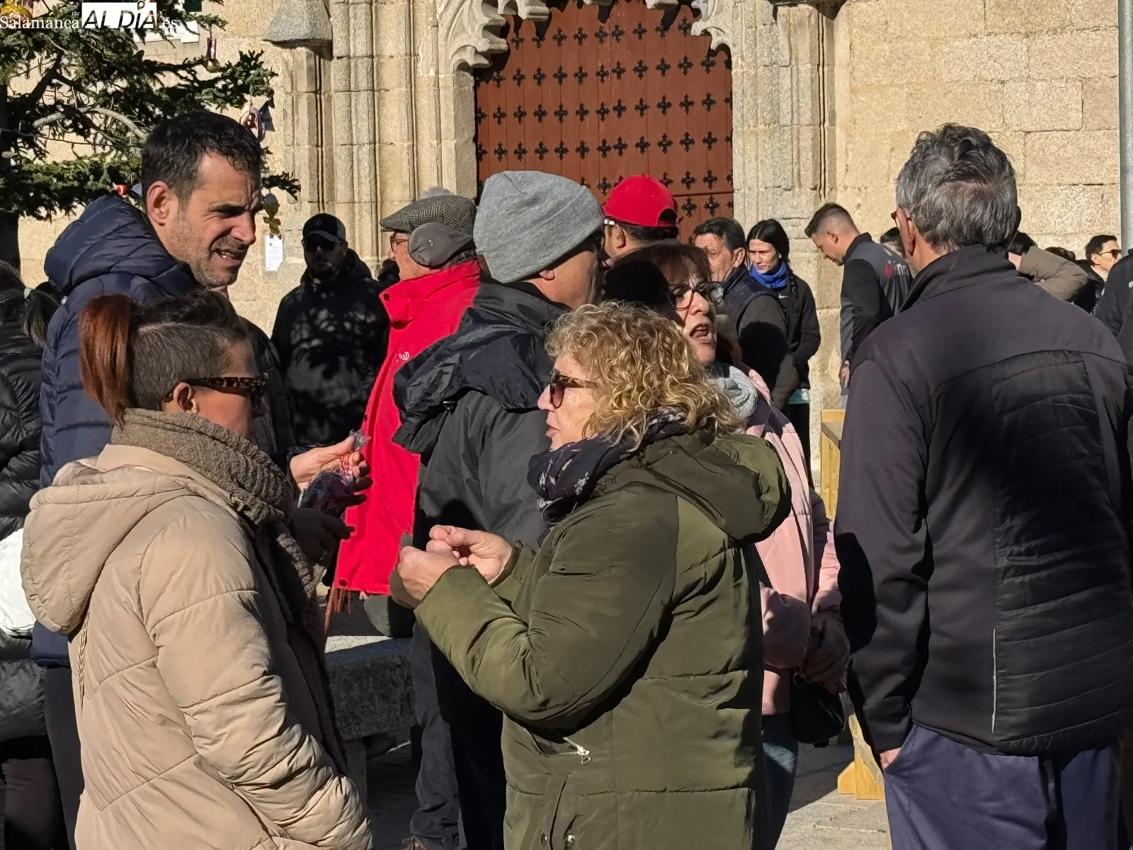 Foto 8 - Cerca de 400 personas participan en la 13&ordf; Marcha y Carrera Solidaria de Macotera en favor de ALCER Salamanca
