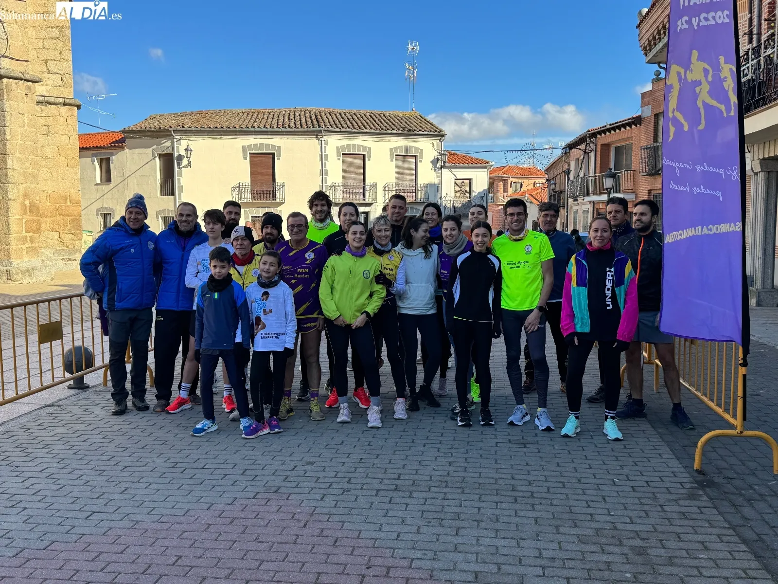 Foto 10 - Cerca de 400 personas participan en la 13&ordf; Marcha y Carrera Solidaria de Macotera en favor de ALCER Salamanca