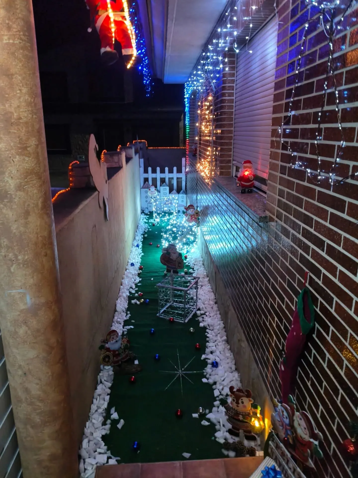 Foto 4 - Villoria llena sus calles de luz y convivencia con el Concurso de Fachadas Navide&ntilde;as