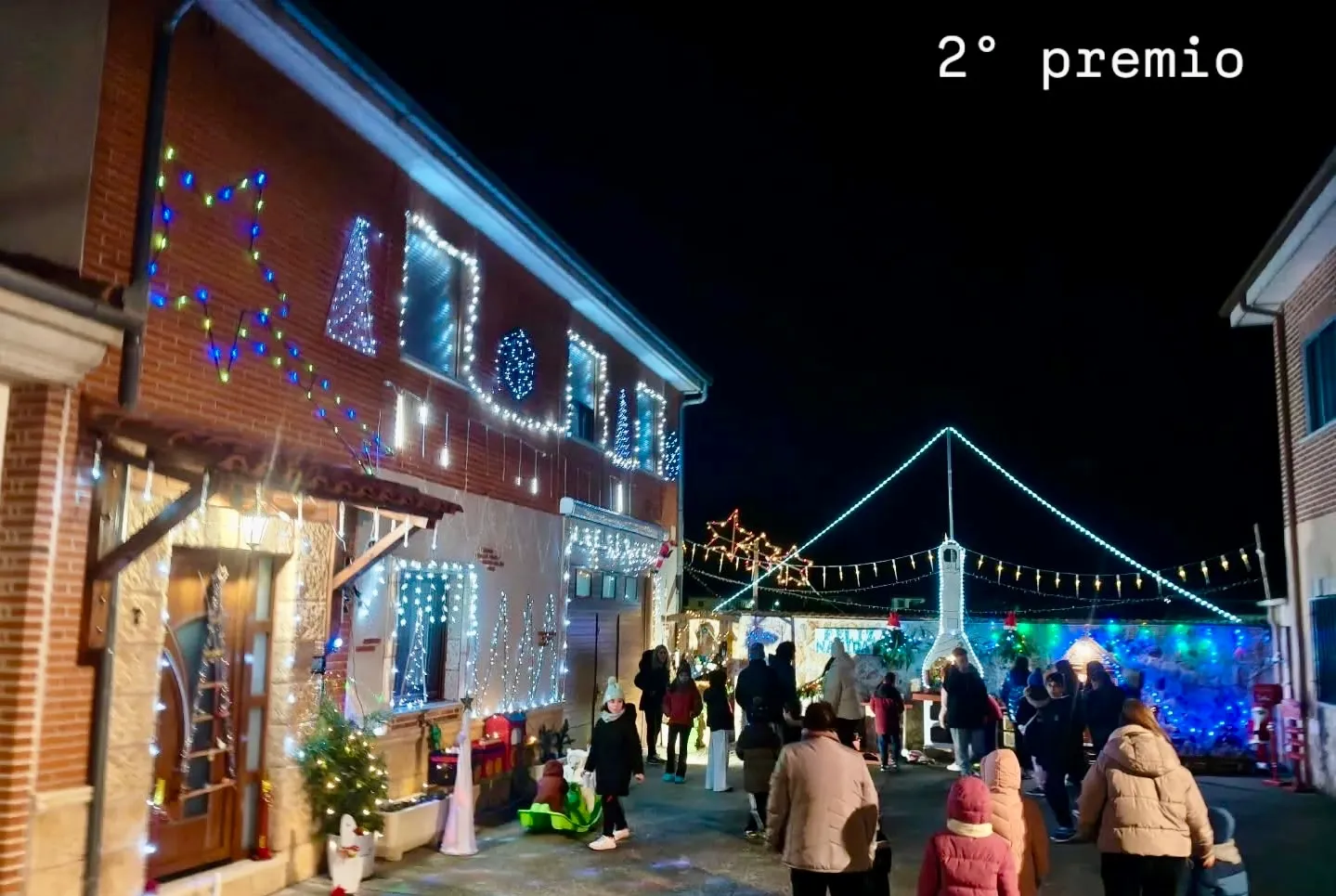 Foto 5 - Villoria llena sus calles de luz y convivencia con el Concurso de Fachadas Navide&ntilde;as