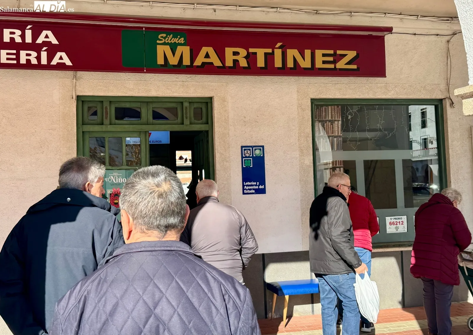 Foto 2 - Largas colas en busca de la suerte del Ni&ntilde;o en Pe&ntilde;aranda