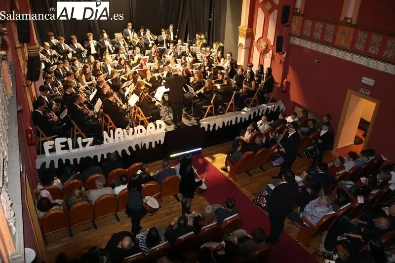 Foto 8 - V&Iacute;DEO | La Banda de M&uacute;sica de Alba de Tormes estrena un pasodoble dedicado a la cirujana Beatriz Montejo