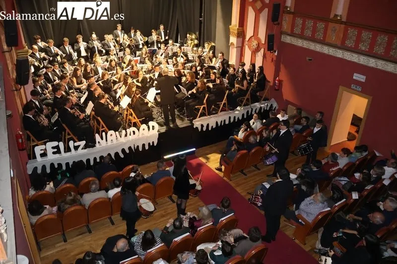 Foto 7 - V&Iacute;DEO | La Banda de M&uacute;sica de Alba de Tormes estrena un pasodoble dedicado a la cirujana Beatriz Montejo