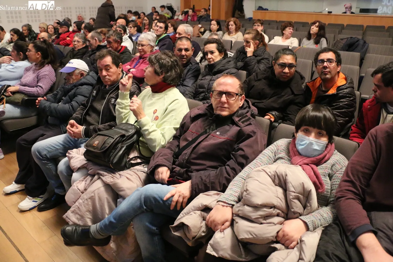 Actuación en Vitigudino del grupo 'Pequeñine' de Peñaranda / CORRAL  